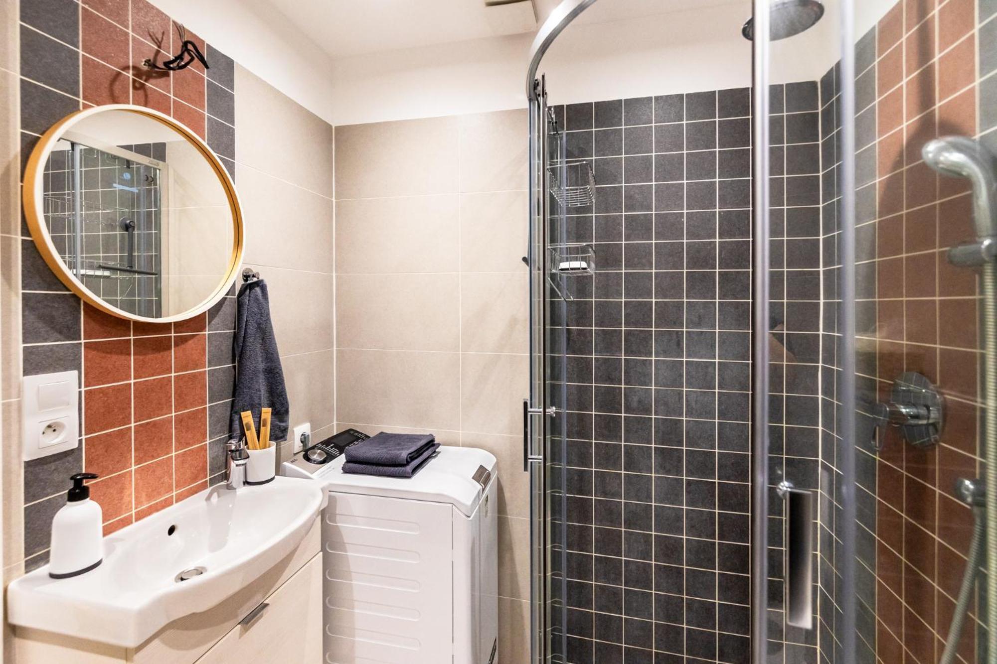 Quiet Apartment In New City Center, Nivy Братислава Екстериор снимка