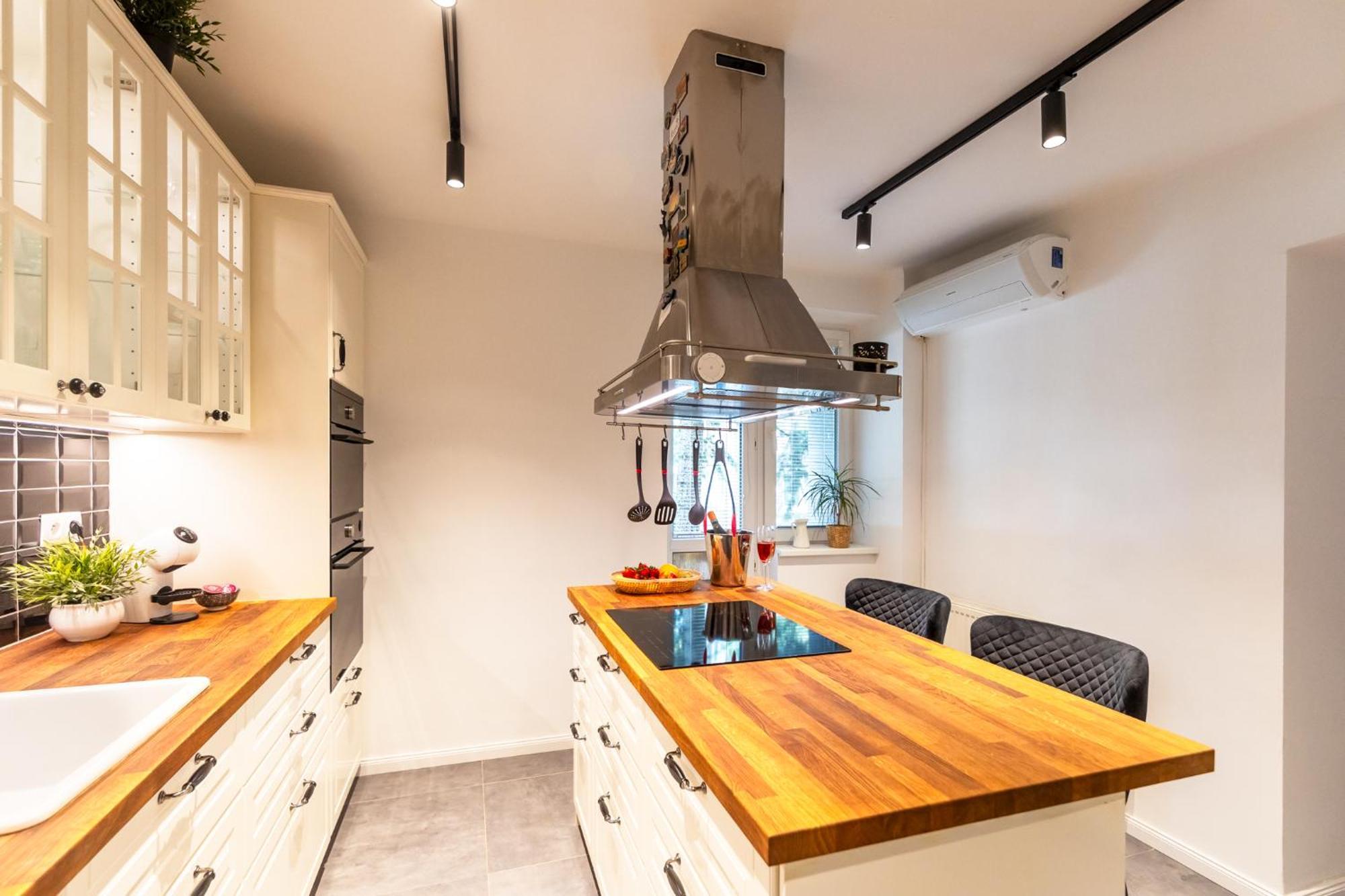 Quiet Apartment In New City Center, Nivy Братислава Екстериор снимка